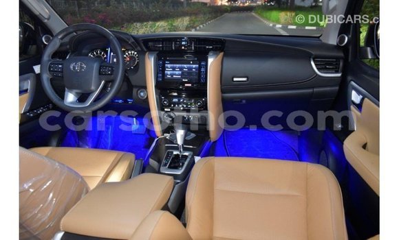 Acheter Import Voiture Toyota Fortuner Noir à Import - Dubai, Maseru Acheter Import Voiture Toyota Fortuner Noir à Import - Dubai, Maseru
