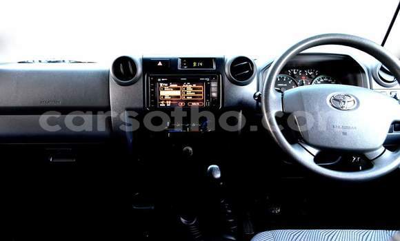 Sayi Na hannu Toyota Land Cruiser White Mota in Maputsoa a Leribe Sayi Na hannu Toyota Land Cruiser White Mota in Maputsoa a Leribe