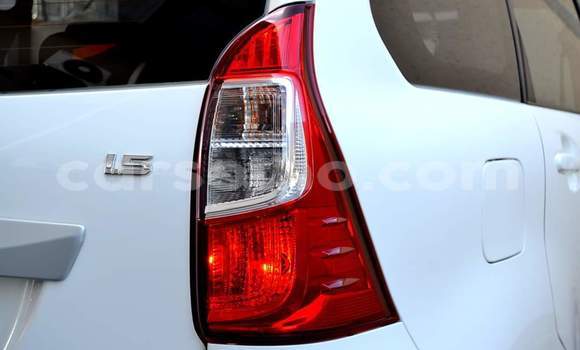 Sayi Na hannu Toyota Avanza White Mota in Maputsoa a Leribe Sayi Na hannu Toyota Avanza White Mota in Maputsoa a Leribe
