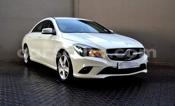 Acheter Occasion Voiture Mercedes-Benz CLA-klasse Blanc à Maputsoa, Leribe Acheter Occasion Voiture Mercedes-Benz CLA-klasse Blanc à Maputsoa, Leribe