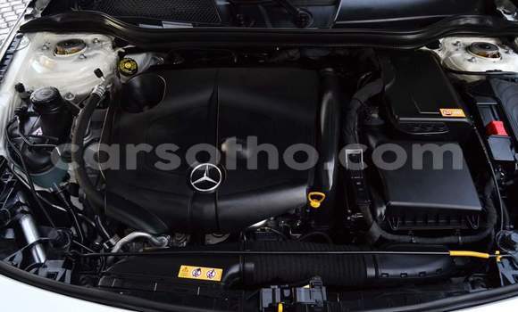 Acheter Occasion Voiture Mercedes-Benz CLA-klasse Blanc à Maputsoa, Leribe Acheter Occasion Voiture Mercedes-Benz CLA-klasse Blanc à Maputsoa, Leribe