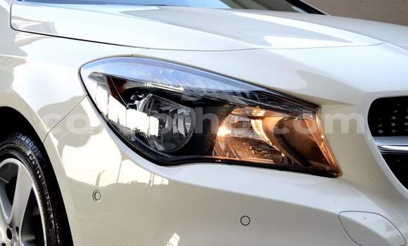 Acheter Occasion Voiture Mercedes-Benz CLA-klasse Blanc à Maputsoa, Leribe Acheter Occasion Voiture Mercedes-Benz CLA-klasse Blanc à Maputsoa, Leribe