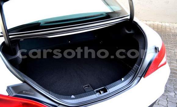 Acheter Occasion Voiture Mercedes-Benz CLA-klasse Blanc à Maputsoa, Leribe Acheter Occasion Voiture Mercedes-Benz CLA-klasse Blanc à Maputsoa, Leribe