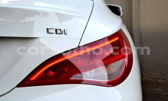 Acheter Occasion Voiture Mercedes-Benz CLA-klasse Blanc à Maputsoa, Leribe Acheter Occasion Voiture Mercedes-Benz CLA-klasse Blanc à Maputsoa, Leribe