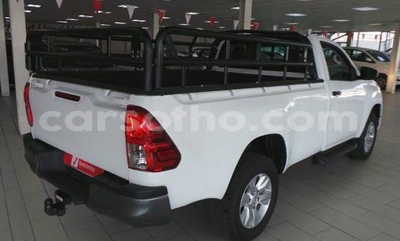 اشتري مستعمل Toyota Hilux White سيارة في Maseru في Maseru اشتري مستعمل Toyota Hilux White سيارة في Maseru في Maseru