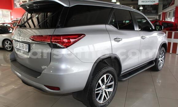 Acheter Occasion Voiture Toyota Fortuner Gris à Maputsoe, Leribe Acheter Occasion Voiture Toyota Fortuner Gris à Maputsoe, Leribe