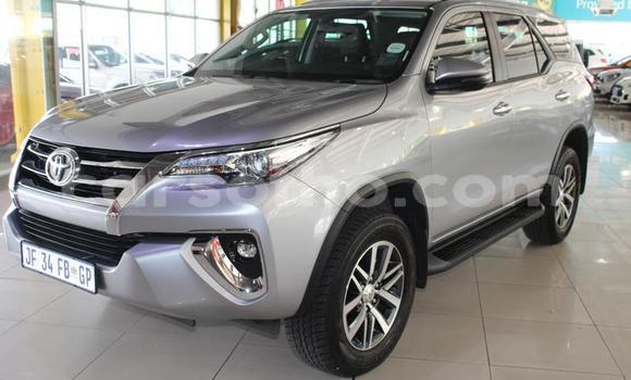 Acheter Occasion Voiture Toyota Fortuner Gris à Maputsoe, Leribe Acheter Occasion Voiture Toyota Fortuner Gris à Maputsoe, Leribe