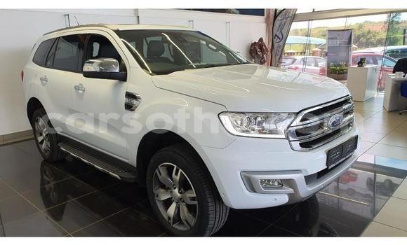 Sayi Na hannu Ford Everest White Mota in Mafeteng a Mafeteng Sayi Na hannu Ford Everest White Mota in Mafeteng a Mafeteng