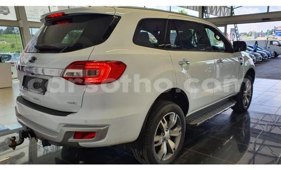 Sayi Na hannu Ford Everest White Mota in Mafeteng a Mafeteng Sayi Na hannu Ford Everest White Mota in Mafeteng a Mafeteng