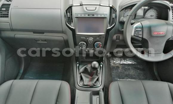 Sayi Na hannu Isuzu KB Black Mota in Mafeteng a Mafeteng Sayi Na hannu Isuzu KB Black Mota in Mafeteng a Mafeteng