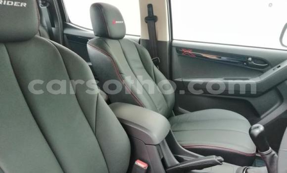 Sayi Na hannu Isuzu KB Black Mota in Mafeteng a Mafeteng Sayi Na hannu Isuzu KB Black Mota in Mafeteng a Mafeteng