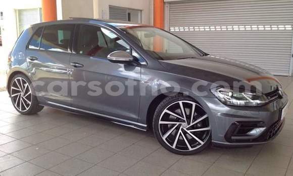 Sayi Na hannu Volkswagen Golf R Silver Mota in Maseru a Maseru Sayi Na hannu Volkswagen Golf R Silver Mota in Maseru a Maseru