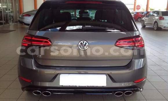 Sayi Na hannu Volkswagen Golf R Silver Mota in Maseru a Maseru Sayi Na hannu Volkswagen Golf R Silver Mota in Maseru a Maseru