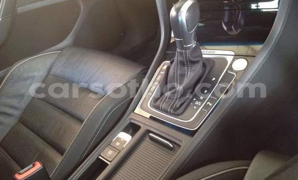 Sayi Na hannu Volkswagen Golf R Silver Mota in Maseru a Maseru Sayi Na hannu Volkswagen Golf R Silver Mota in Maseru a Maseru