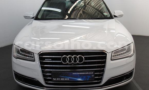 Sayi Na hannu Audi A8 White Mota in Maseru a Maseru Sayi Na hannu Audi A8 White Mota in Maseru a Maseru