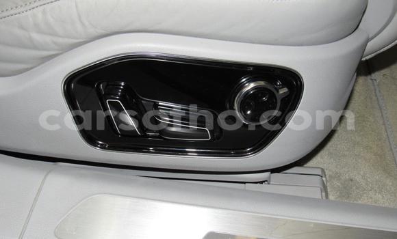 Sayi Na hannu Audi A8 White Mota in Maseru a Maseru Sayi Na hannu Audi A8 White Mota in Maseru a Maseru