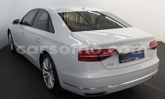 Sayi Na hannu Audi A8 White Mota in Maseru a Maseru Sayi Na hannu Audi A8 White Mota in Maseru a Maseru