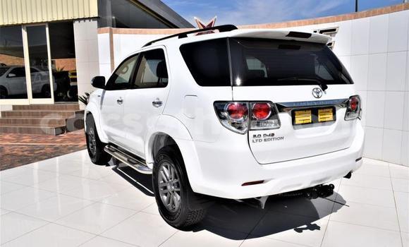 Acheter Occasion Voiture Toyota Fortuner Blanc à Maputsoa, Leribe Acheter Occasion Voiture Toyota Fortuner Blanc à Maputsoa, Leribe