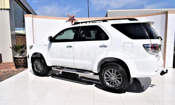 Acheter Occasion Voiture Toyota Fortuner Blanc à Maputsoa, Leribe Acheter Occasion Voiture Toyota Fortuner Blanc à Maputsoa, Leribe