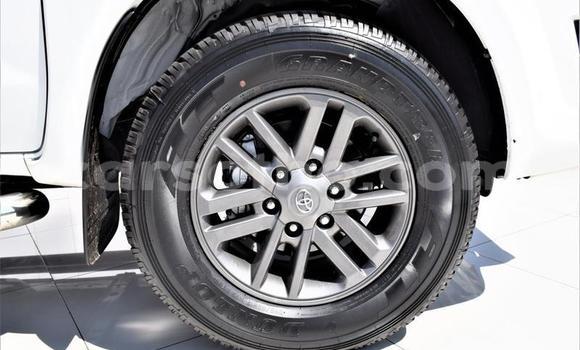 Acheter Occasion Voiture Toyota Fortuner Blanc à Maputsoa, Leribe Acheter Occasion Voiture Toyota Fortuner Blanc à Maputsoa, Leribe