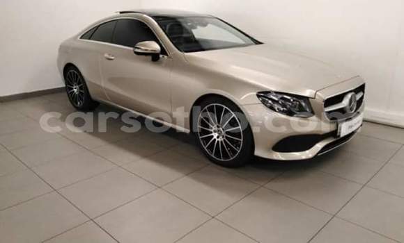 Acheter Occasion Voiture Mercedes-Benz E–Class Gris à Mafeteng, Mafeteng Acheter Occasion Voiture Mercedes-Benz E–Class Gris à Mafeteng, Mafeteng