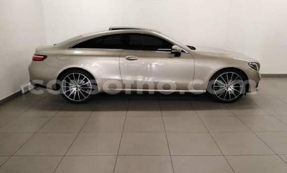 Acheter Occasion Voiture Mercedes-Benz E–Class Gris à Mafeteng, Mafeteng Acheter Occasion Voiture Mercedes-Benz E–Class Gris à Mafeteng, Mafeteng