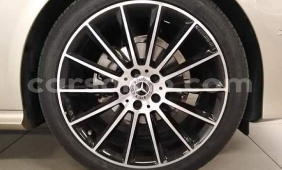 Acheter Occasion Voiture Mercedes-Benz E–Class Gris à Mafeteng, Mafeteng Acheter Occasion Voiture Mercedes-Benz E–Class Gris à Mafeteng, Mafeteng