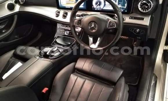 Acheter Occasion Voiture Mercedes-Benz E–Class Gris à Mafeteng, Mafeteng Acheter Occasion Voiture Mercedes-Benz E–Class Gris à Mafeteng, Mafeteng