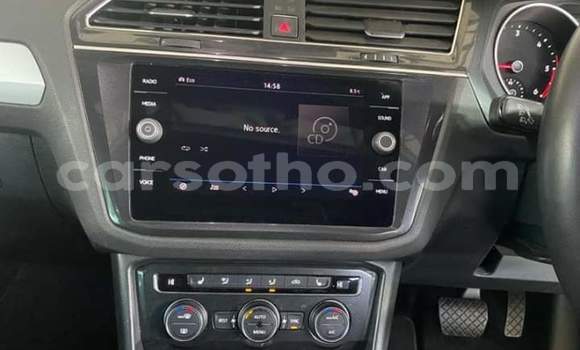 Sayi Na hannu Volkswagen Tiguan Silver Mota in Mafeteng a Mafeteng Sayi Na hannu Volkswagen Tiguan Silver Mota in Mafeteng a Mafeteng