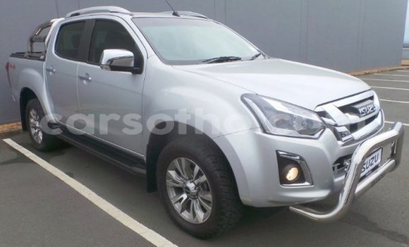 Sayi Na hannu Isuzu KB Silver Mota in Maseru a Maseru