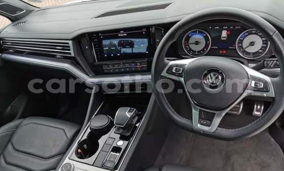 Sayi Na hannu Volkswagen Touareg White Mota in Maseru a Maseru Sayi Na hannu Volkswagen Touareg White Mota in Maseru a Maseru
