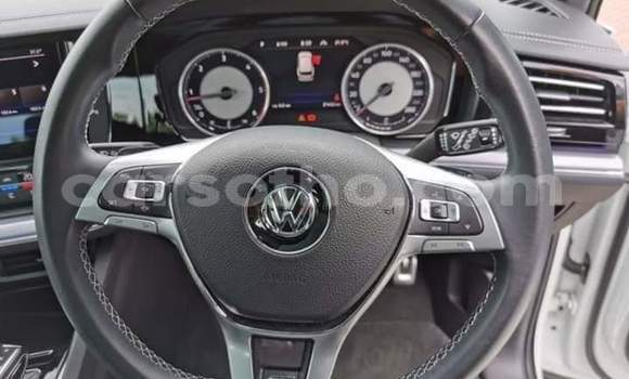 Sayi Na hannu Volkswagen Touareg White Mota in Maseru a Maseru Sayi Na hannu Volkswagen Touareg White Mota in Maseru a Maseru