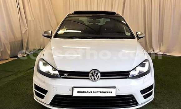 Sayi Na hannu Volkswagen Golf R White Mota in Mafeteng a Mafeteng Sayi Na hannu Volkswagen Golf R White Mota in Mafeteng a Mafeteng
