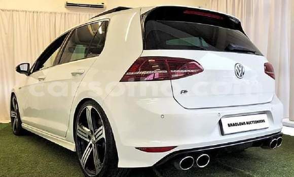 Sayi Na hannu Volkswagen Golf R White Mota in Mafeteng a Mafeteng Sayi Na hannu Volkswagen Golf R White Mota in Mafeteng a Mafeteng