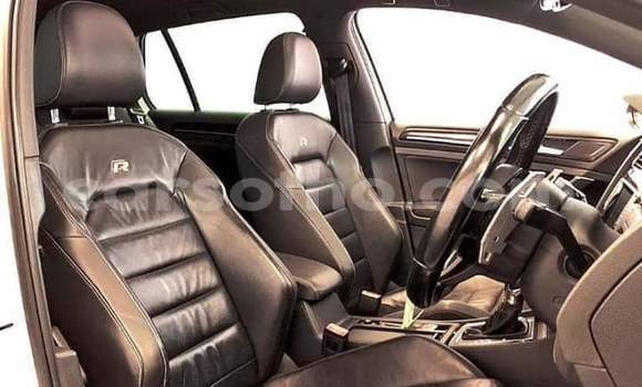 Sayi Na hannu Volkswagen Golf R White Mota in Mafeteng a Mafeteng Sayi Na hannu Volkswagen Golf R White Mota in Mafeteng a Mafeteng