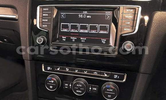 Sayi Na hannu Volkswagen Golf R White Mota in Mafeteng a Mafeteng Sayi Na hannu Volkswagen Golf R White Mota in Mafeteng a Mafeteng