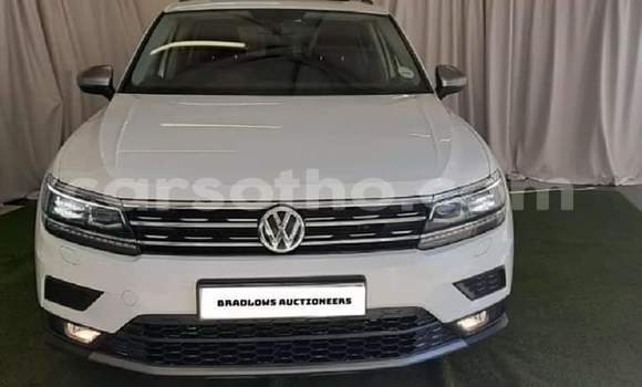 Sayi Na hannu Volkswagen Tiguan Silver Mota in Mafeteng a Mafeteng Sayi Na hannu Volkswagen Tiguan Silver Mota in Mafeteng a Mafeteng