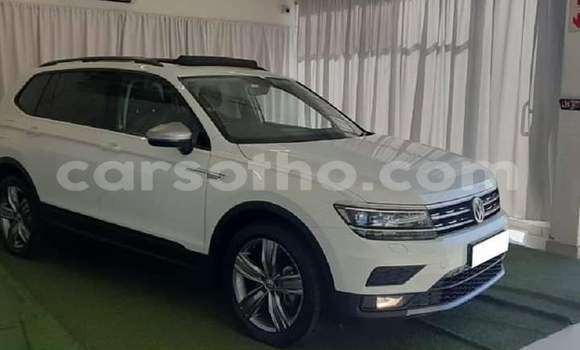 Sayi Na hannu Volkswagen Tiguan Silver Mota in Mafeteng a Mafeteng Sayi Na hannu Volkswagen Tiguan Silver Mota in Mafeteng a Mafeteng