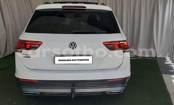 Sayi Na hannu Volkswagen Tiguan Silver Mota in Mafeteng a Mafeteng Sayi Na hannu Volkswagen Tiguan Silver Mota in Mafeteng a Mafeteng
