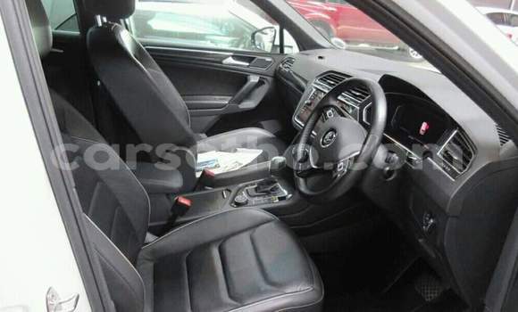 Sayi Na hannu Volkswagen Tiguan White Mota in Maseru a Maseru Sayi Na hannu Volkswagen Tiguan White Mota in Maseru a Maseru