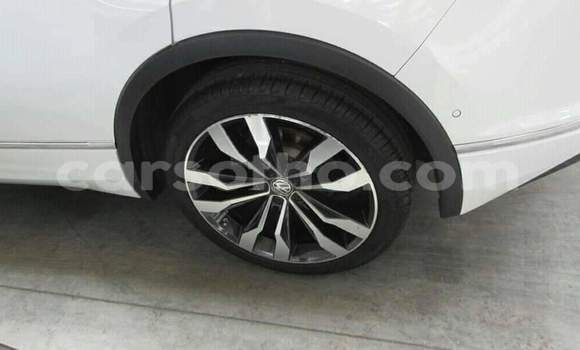 Sayi Na hannu Volkswagen Tiguan White Mota in Maseru a Maseru Sayi Na hannu Volkswagen Tiguan White Mota in Maseru a Maseru