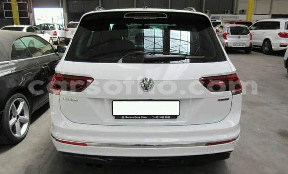 Sayi Na hannu Volkswagen Tiguan White Mota in Maseru a Maseru Sayi Na hannu Volkswagen Tiguan White Mota in Maseru a Maseru