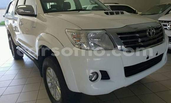 Sayi Na hannu Toyota Hilux White Mota in Maseru a Maseru Sayi Na hannu Toyota Hilux White Mota in Maseru a Maseru