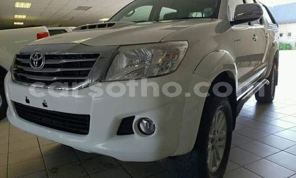 Sayi Na hannu Toyota Hilux White Mota in Maseru a Maseru Sayi Na hannu Toyota Hilux White Mota in Maseru a Maseru