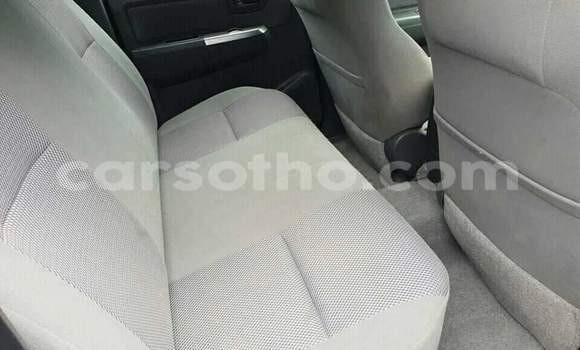 Sayi Na hannu Toyota Hilux White Mota in Maseru a Maseru Sayi Na hannu Toyota Hilux White Mota in Maseru a Maseru
