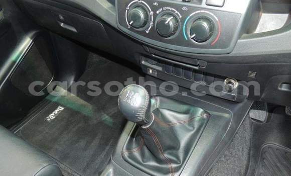 Sayi Na hannu Toyota Hilux White Mota in Butha–Buthe a Thaba-Tseka Sayi Na hannu Toyota Hilux White Mota in Butha–Buthe a Thaba-Tseka