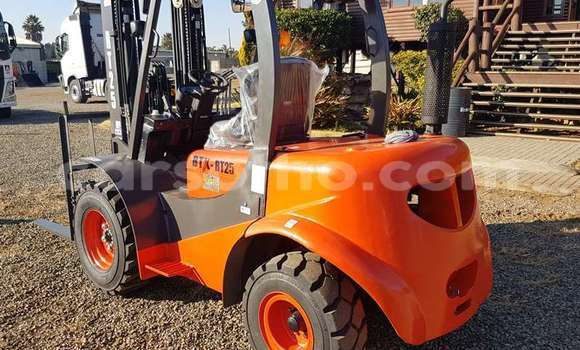 Acheter Occasion Utilitaire Caterpillar 120 Autre à Maputsoe, Leribe Acheter Occasion Utilitaire Caterpillar 120 Autre à Maputsoe, Leribe