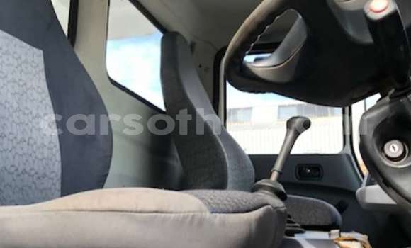 اشتري مستعمل Caterpillar 120 White شاحنة في Import - Dubai في Maseru اشتري مستعمل Caterpillar 120 White شاحنة في Import - Dubai في Maseru