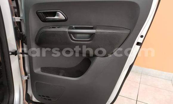 Buy Used Volkswagen Amarok Silver Car in Hlotse in Leribe Buy Used Volkswagen Amarok Silver Car in Hlotse in Leribe