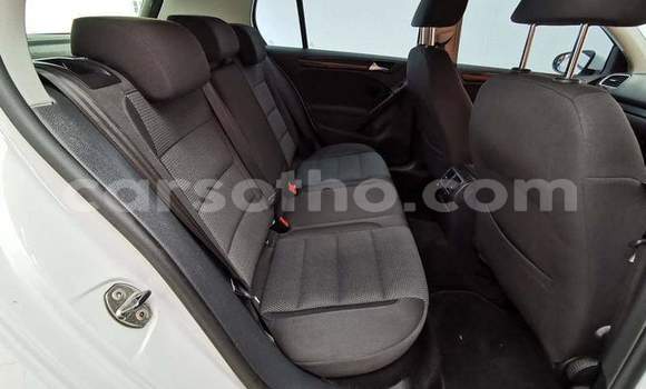 Buy Used Volkswagen Golf White Car in Hlotse in Leribe Buy Used Volkswagen Golf White Car in Hlotse in Leribe